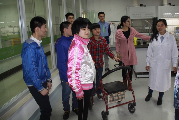 好色tv
助力济南市社会福利院的“福家儿女”走向社会2-2.jpg