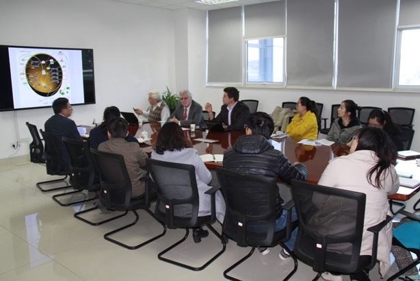 乌克兰Minchenko教授应邀到好色tv
作学术报告1.jpg