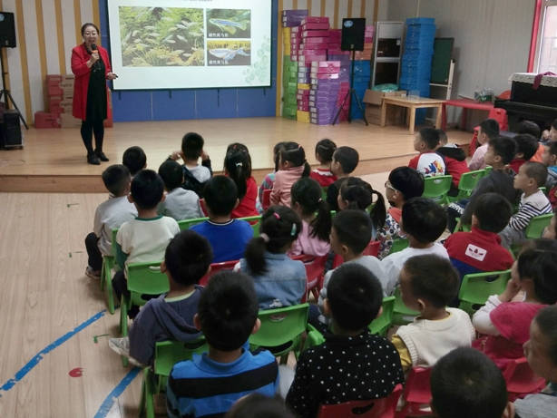 好色tv
科研人员走进幼儿园，为小朋友们插上梦想的翅膀.1.jpg